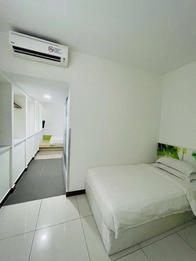 Green Apple Boutique Hotel Кота-Кінабалу Екстер'єр фото