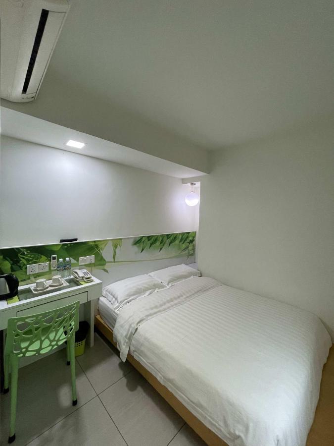 Green Apple Boutique Hotel Кота-Кінабалу Екстер'єр фото