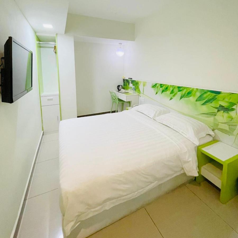 Green Apple Boutique Hotel Кота-Кінабалу Екстер'єр фото